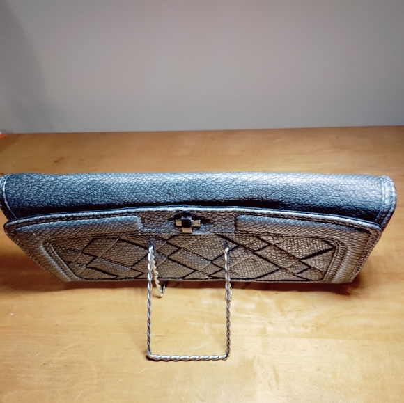 The Limited Gray/Silver Clutch - Picture 3 of 9